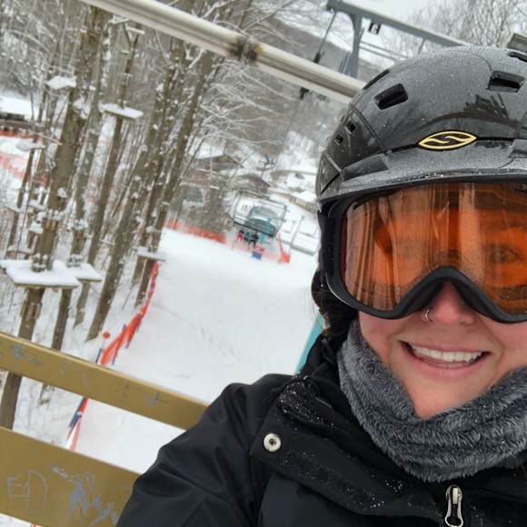 Meet your Posher, Ali - Picture 1 of 1